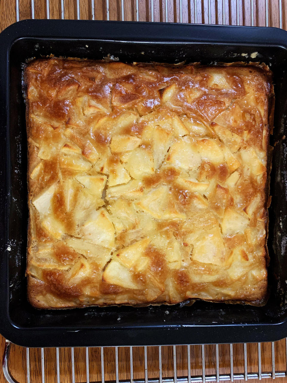 简单到只需所有材料混一起烤一烤的苹果蛋糕！