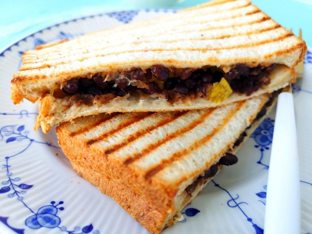 红豆麻薯肉松三明治 （层层诱惑，网红就是它啦）