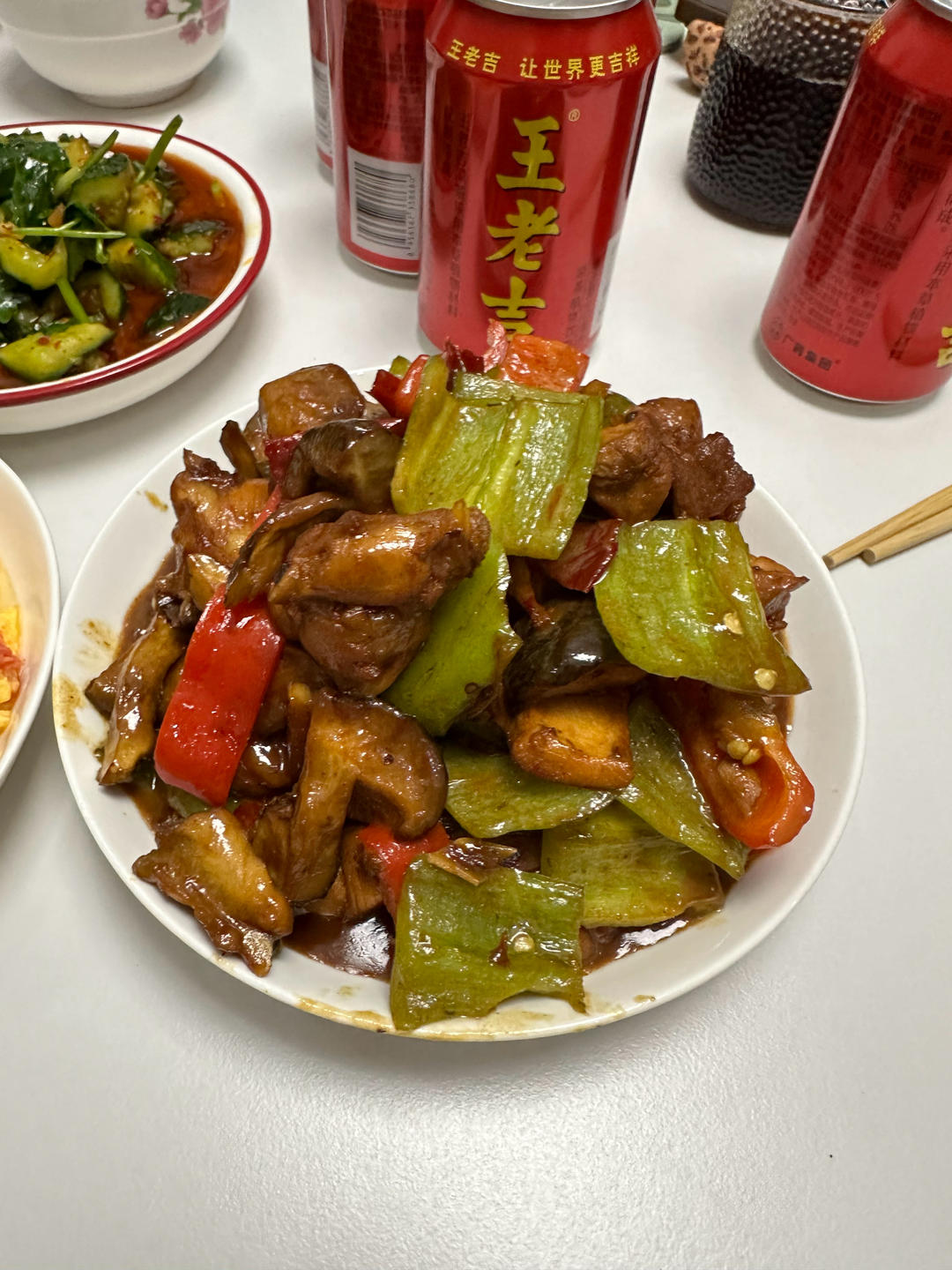 好吃到原地爆炸的黄焖鸡