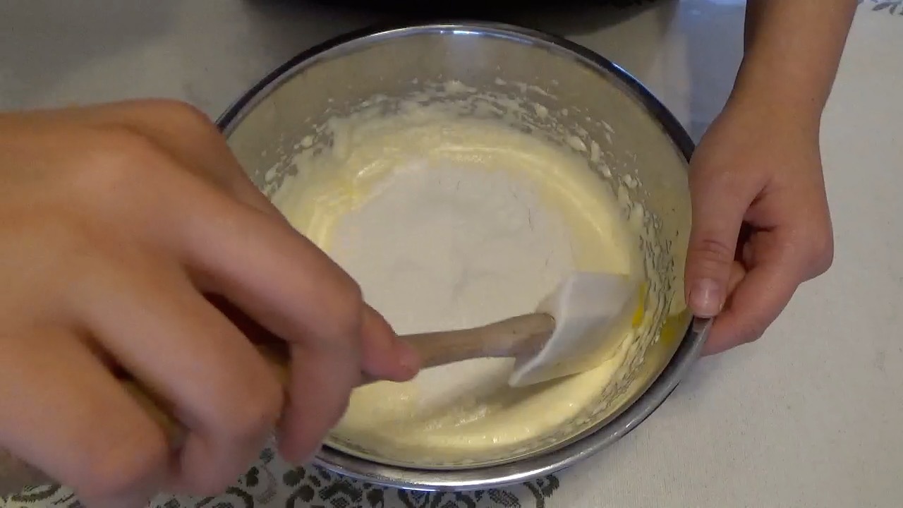 开心果椰浆 慕斯蛋糕（视频菜谱）的做法 步骤5
