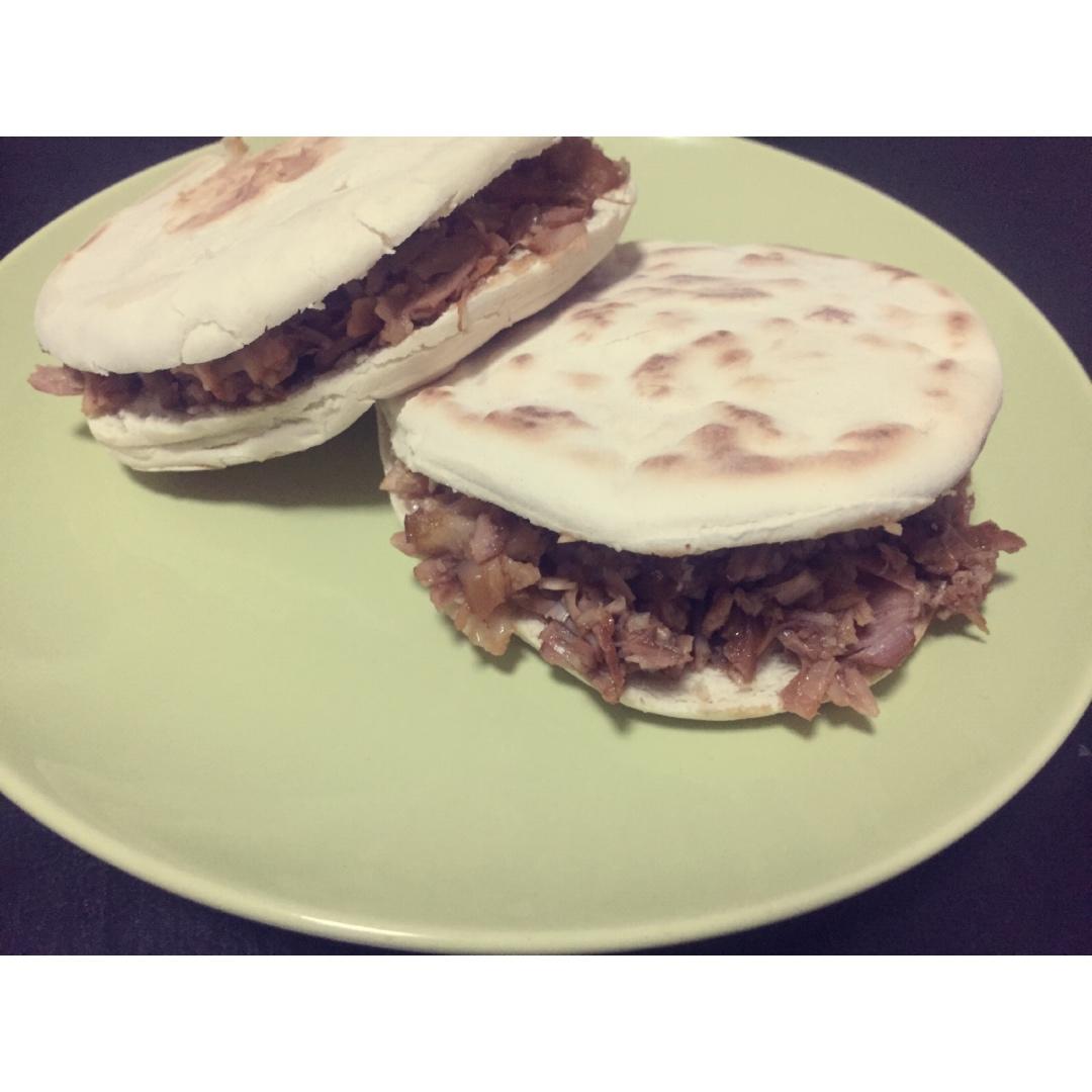 腊汁肉夹馍