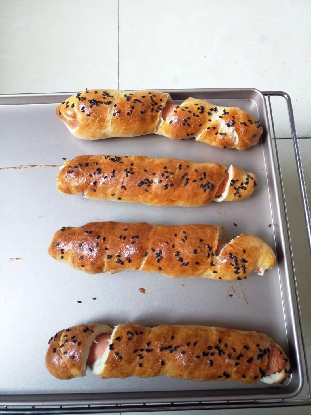 可儿妈妈手艺人做的热狗面包卷