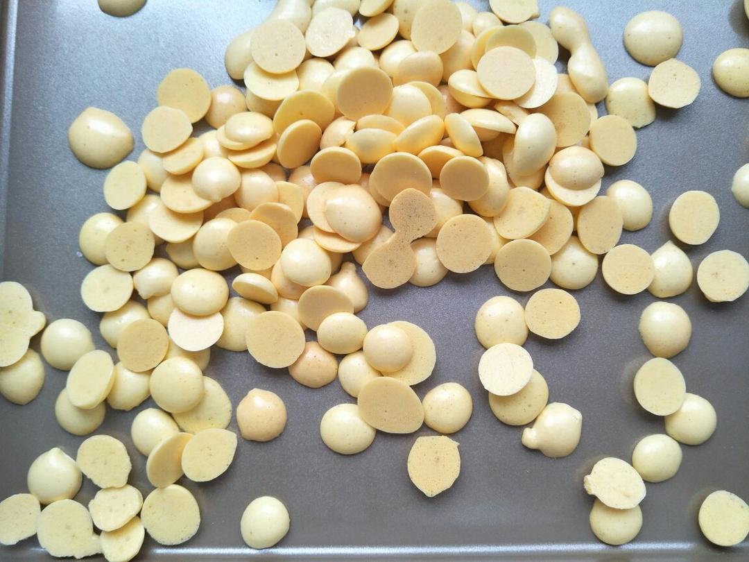 入口即化的无添加蛋黄溶豆