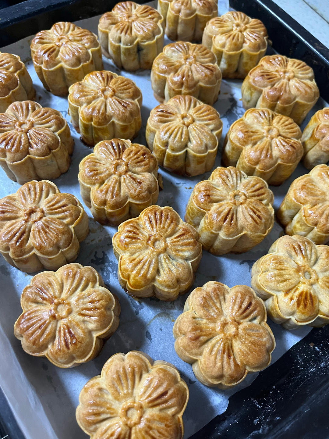 广式月饼－－蛋黄豆沙月饼