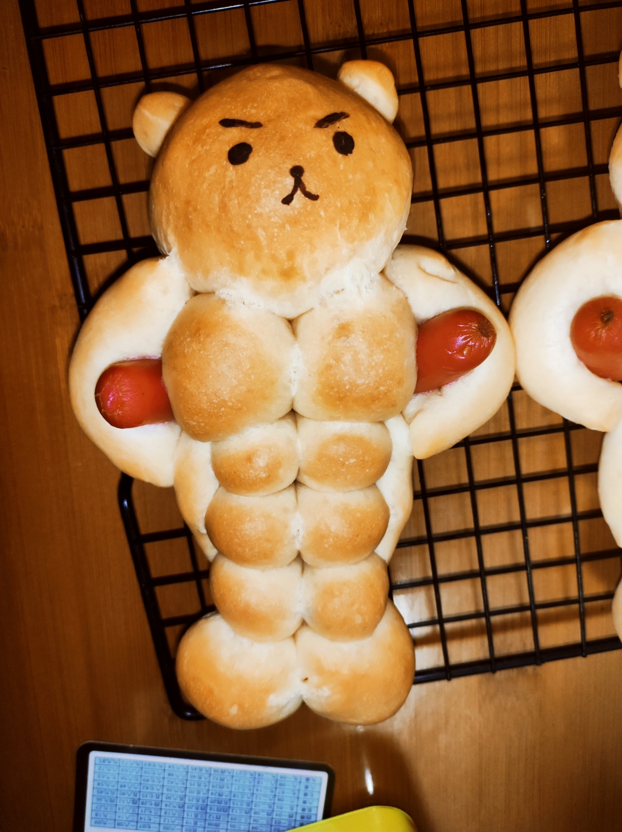 肌肉熊面包
