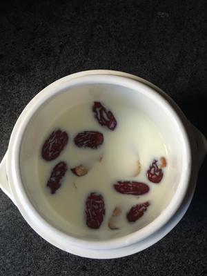 花胶炖鲜奶的做法 步骤4