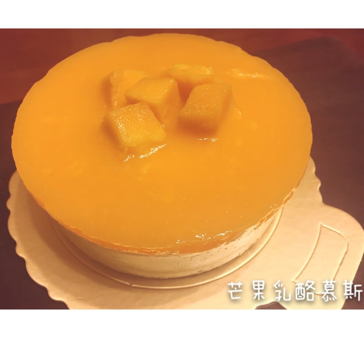 浓情草莓乳酪慕斯