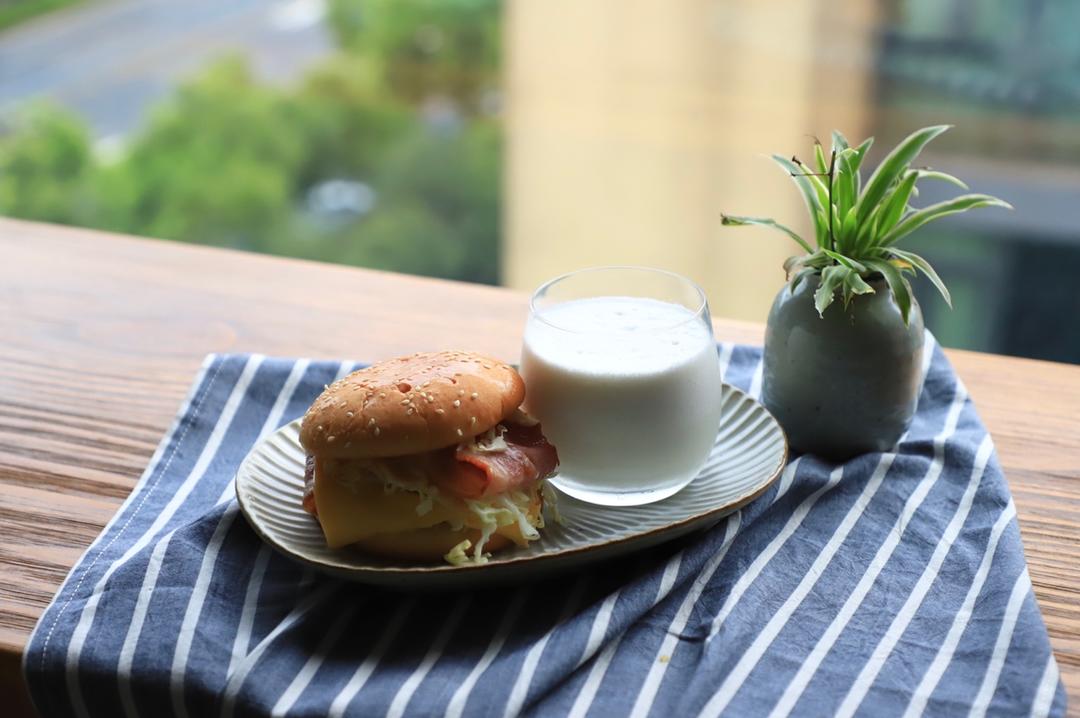 芝士培根蛋汉堡