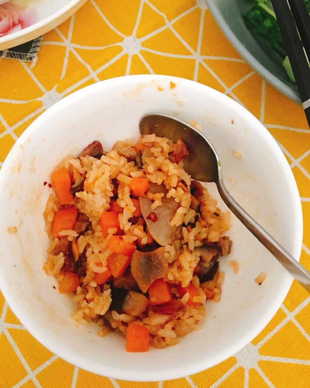 香菇辣肠焖饭 Fried Rice With Sausage &Mushroom