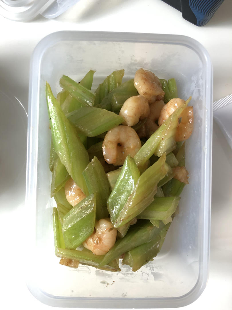 超级嫩的西芹吃法（西芹虾仁），小朋友也可以吃很多