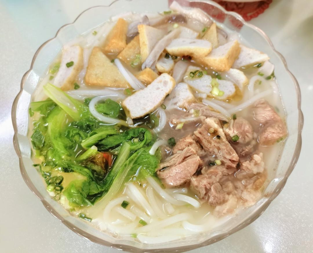 排骨汤米线