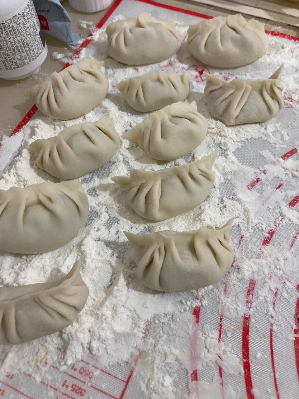 手工揉面三分钟，又韧又薄又好包的饺子皮