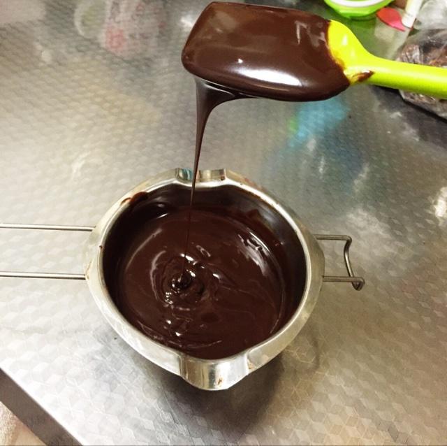 巧克力淋面裸蛋糕的做法 步骤5