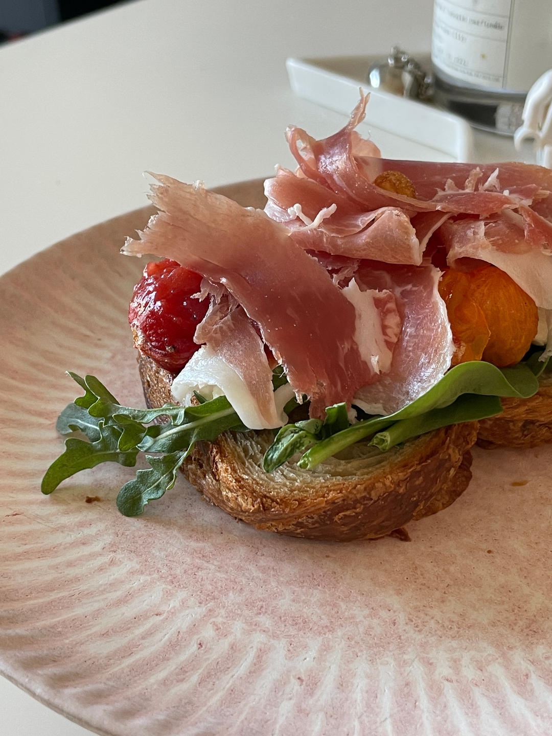 芝麻菜火腿奶酪三明治