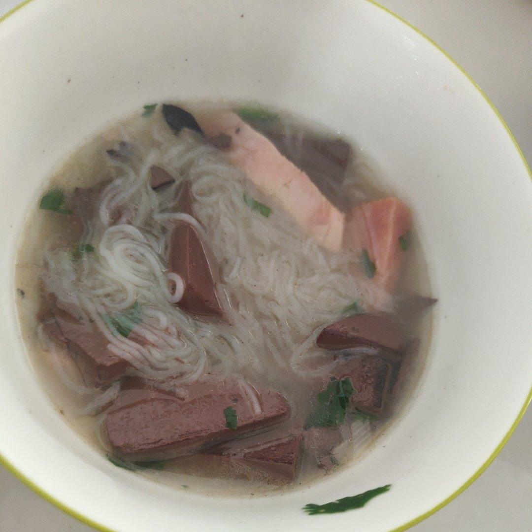 猪血粉丝汤