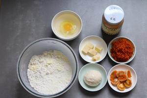 辣松咸蛋小面包——北鼎烤箱食谱的做法 步骤1