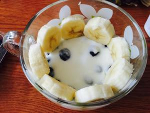蓝莓香蕉酸奶麦片的做法 步骤4