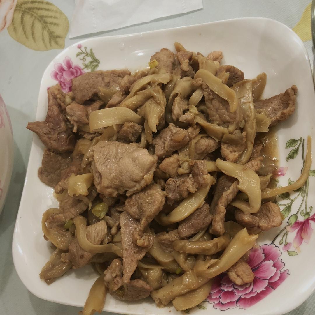 蘑菇炒肉