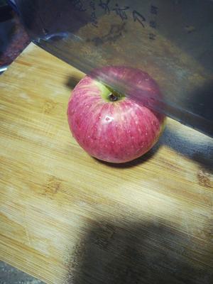 水果拼盘之花式苹果。青瓜围边。心型番茄。花型黄帝柑。创意香蕉画的做法 步骤4