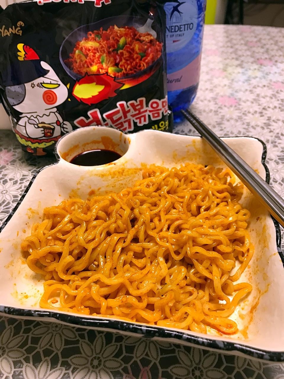 火鸡面（辣鸡面）