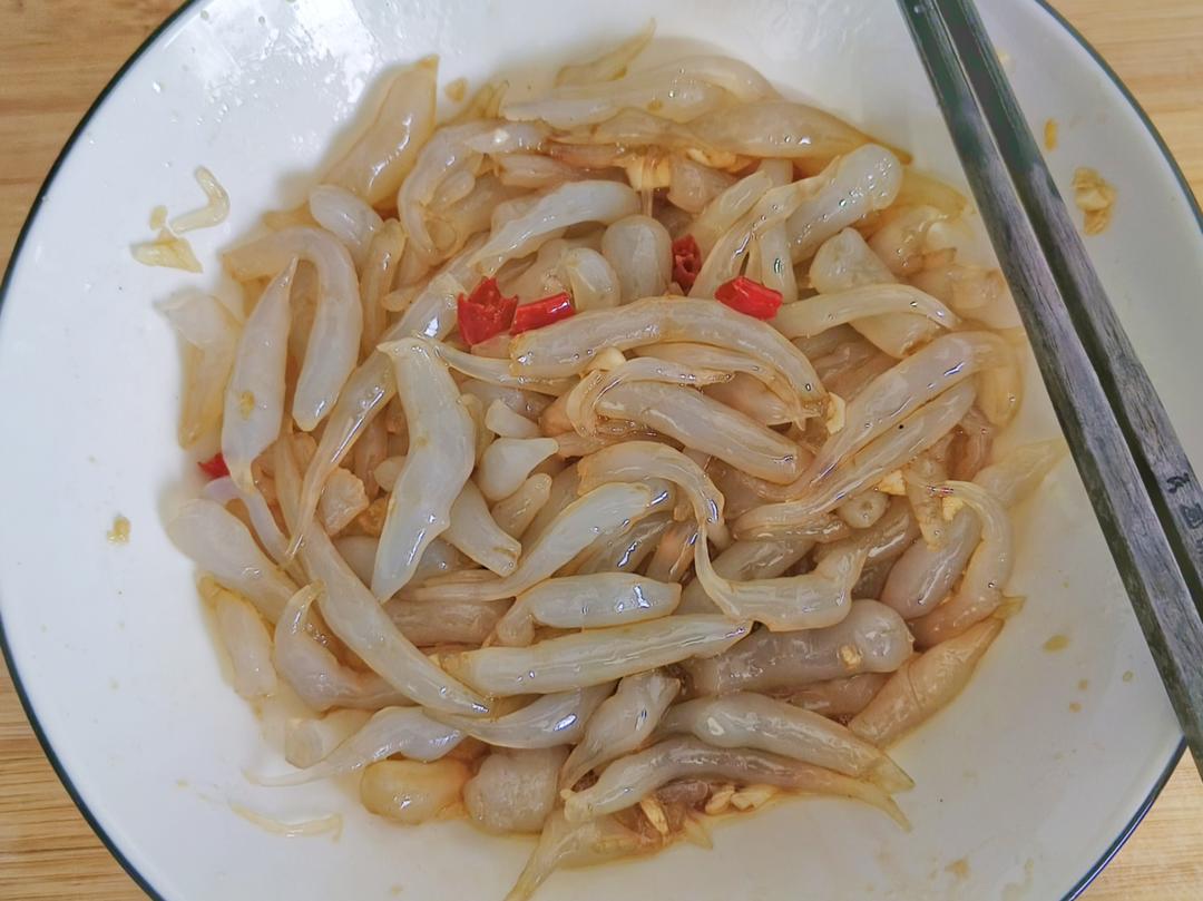 夏日美食：凉拌粉鱼的做法