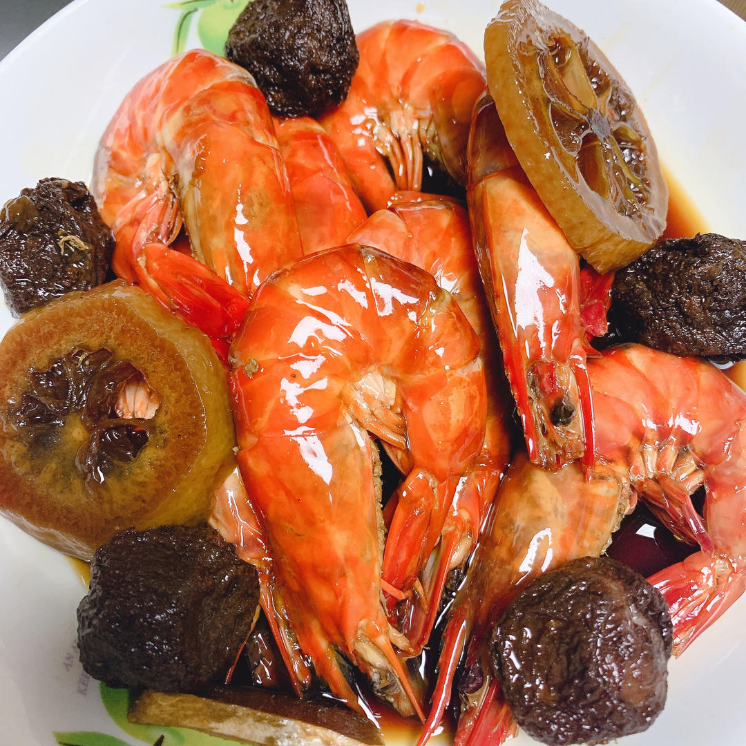 舔手指的“熟醉虾🦐”😄