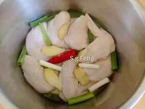 葱油鸡翅拌小黄瓜(电饭锅版)的做法 步骤4