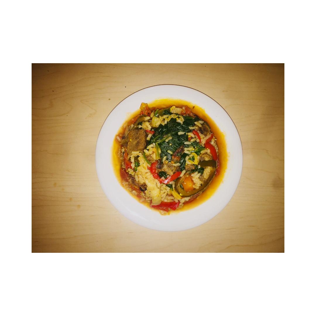 菠菜牛肉糙米饭