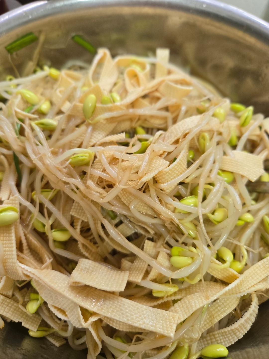 凉拌黄豆芽