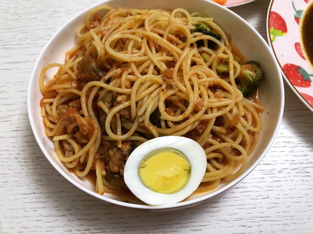 番茄肉酱意大利面