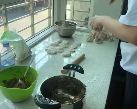酸豆角肉末包的做法 步骤5