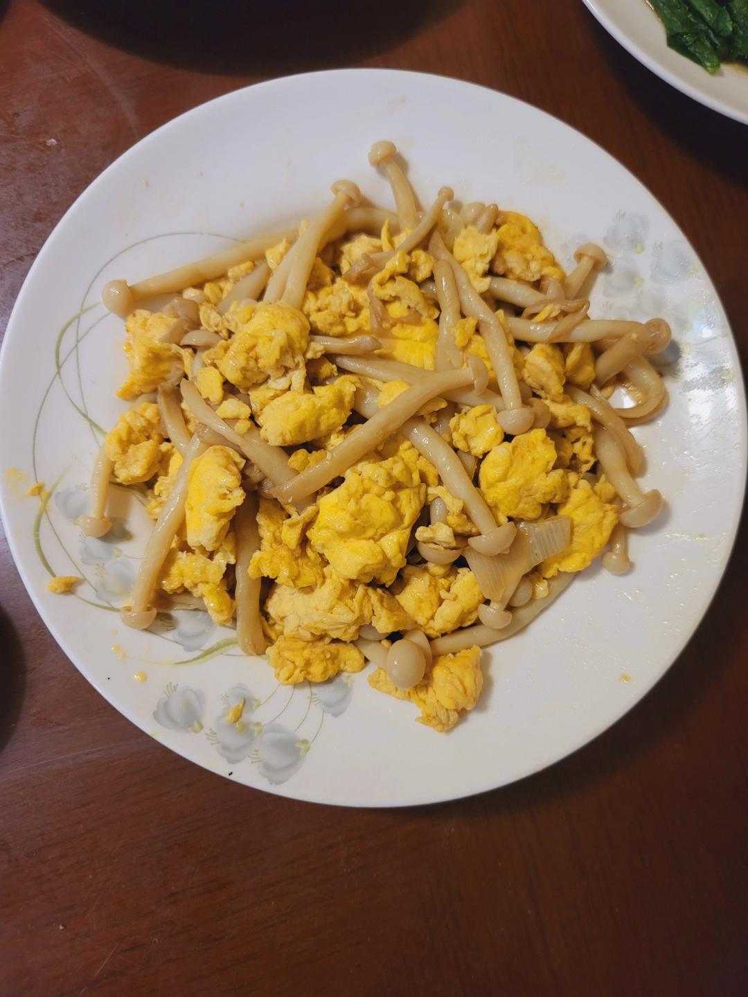蟹味菇炒鸡蛋