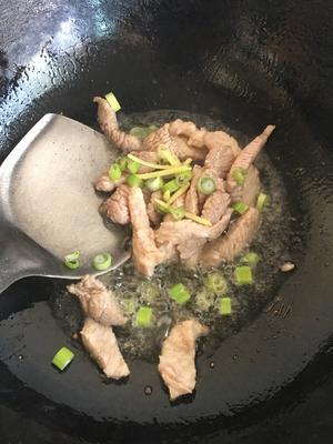 香软滑嫩༄「家常小炒豆腐皮」༄的做法 步骤9