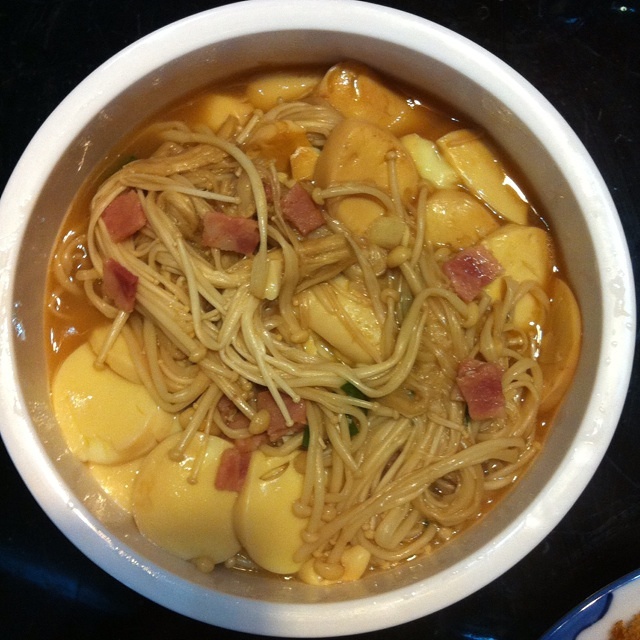 金针菇日本豆腐培根汤的做法 步骤4