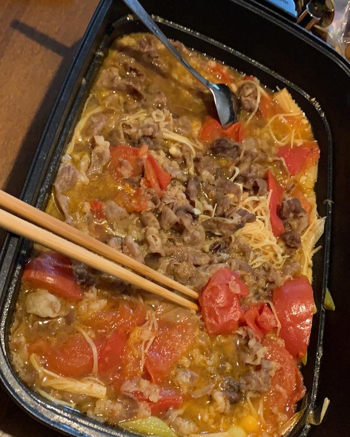 金针菇肥牛番茄锅