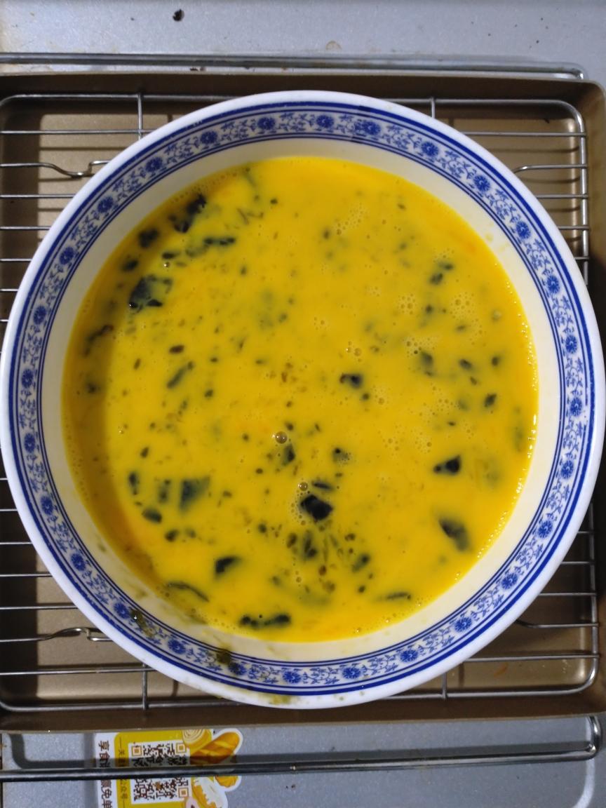 自制松花蛋肠(皮蛋肠)的做法 步骤3