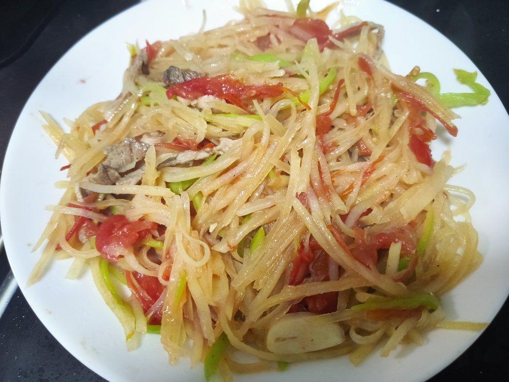 超级下饭，永远吃不腻的土豆丝炒肉