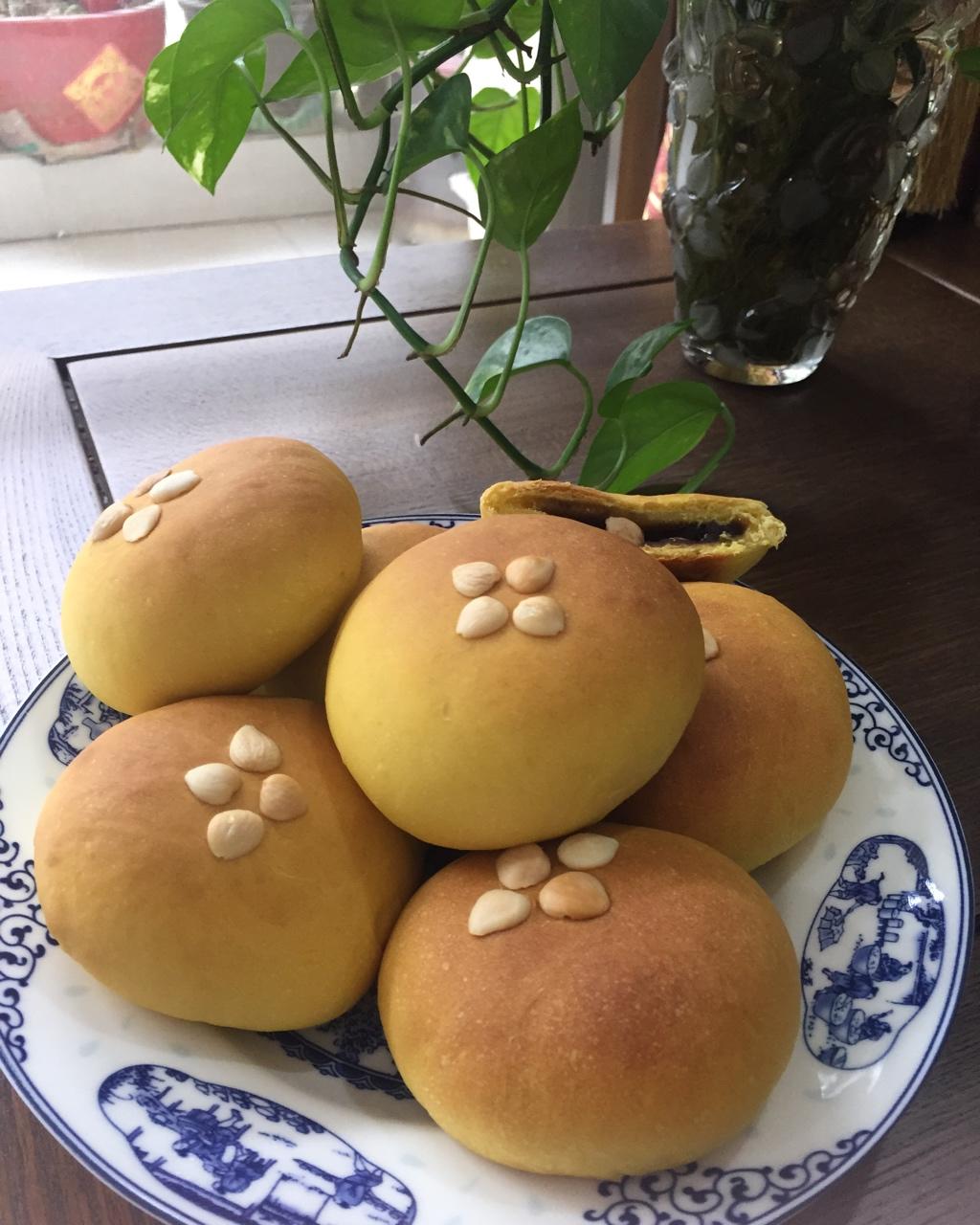 南瓜红豆包