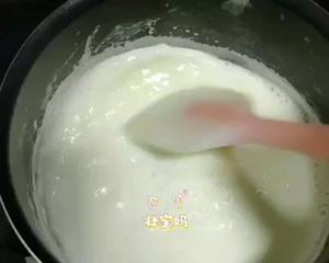 自制炼乳超简单（只需全脂纯牛奶和白糖）和买的口感一样样的的做法 步骤3