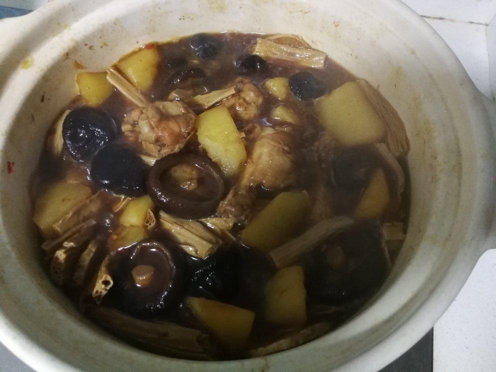 【黄焖鸡米饭】
