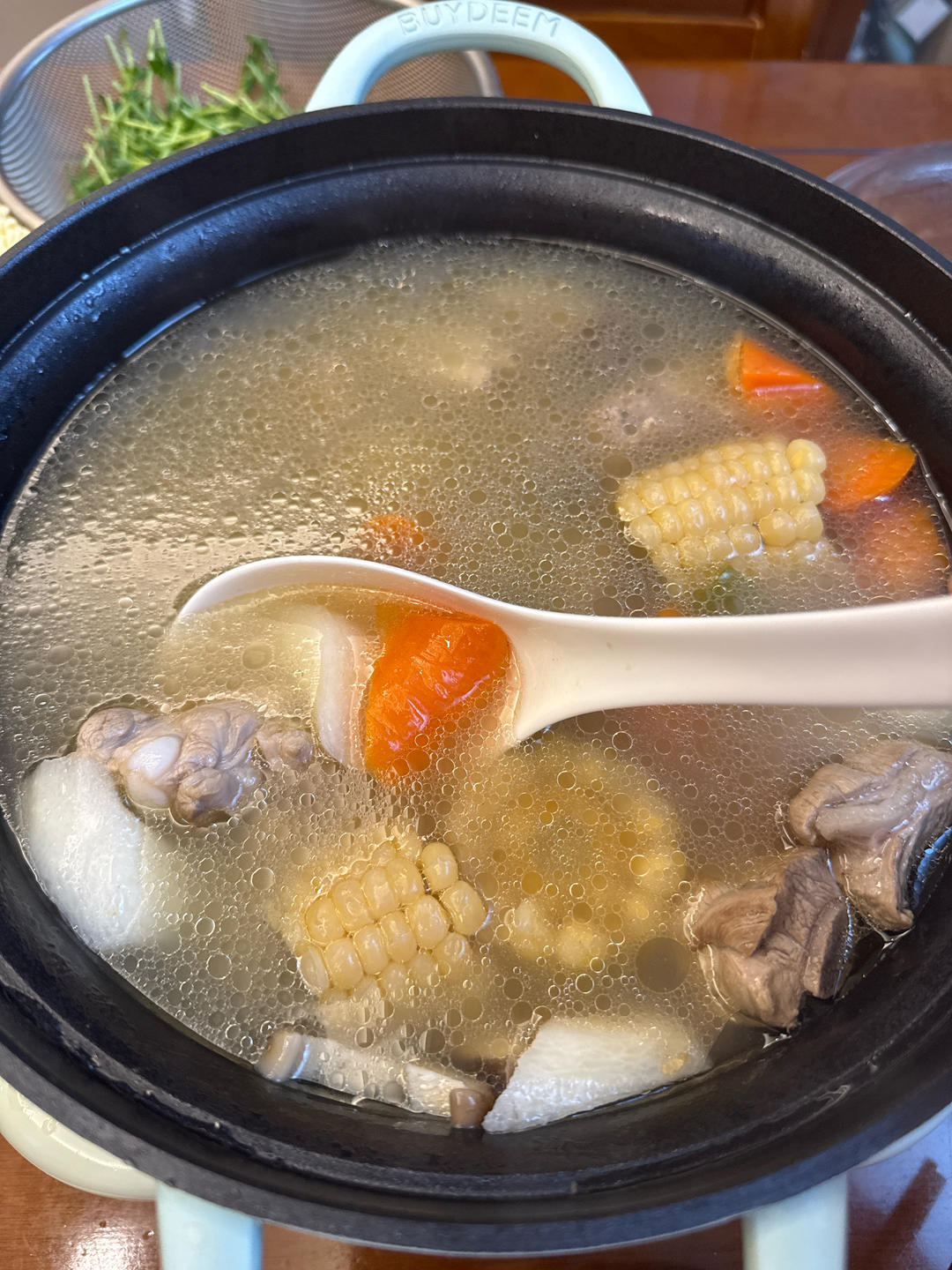 连吃三碗的玉米山药排骨汤