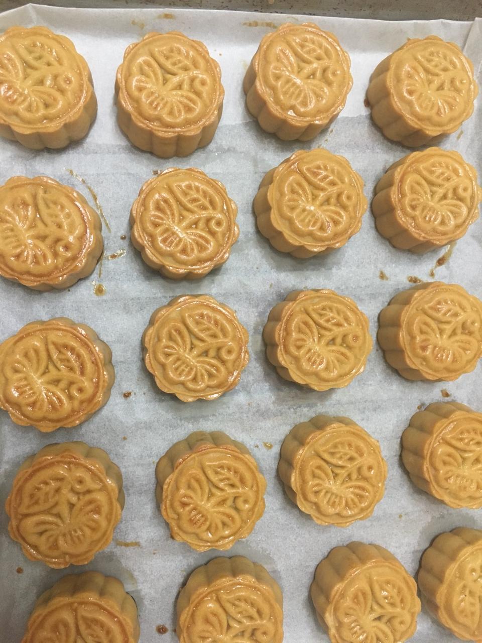 广式月饼—蛋黄莲蓉月饼