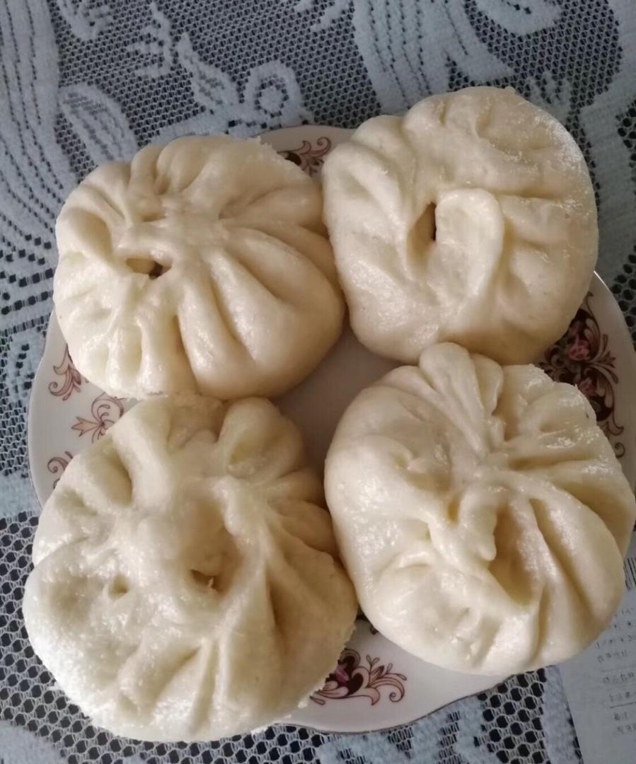 素包子（胡萝卜木耳粉条鸡蛋馅）