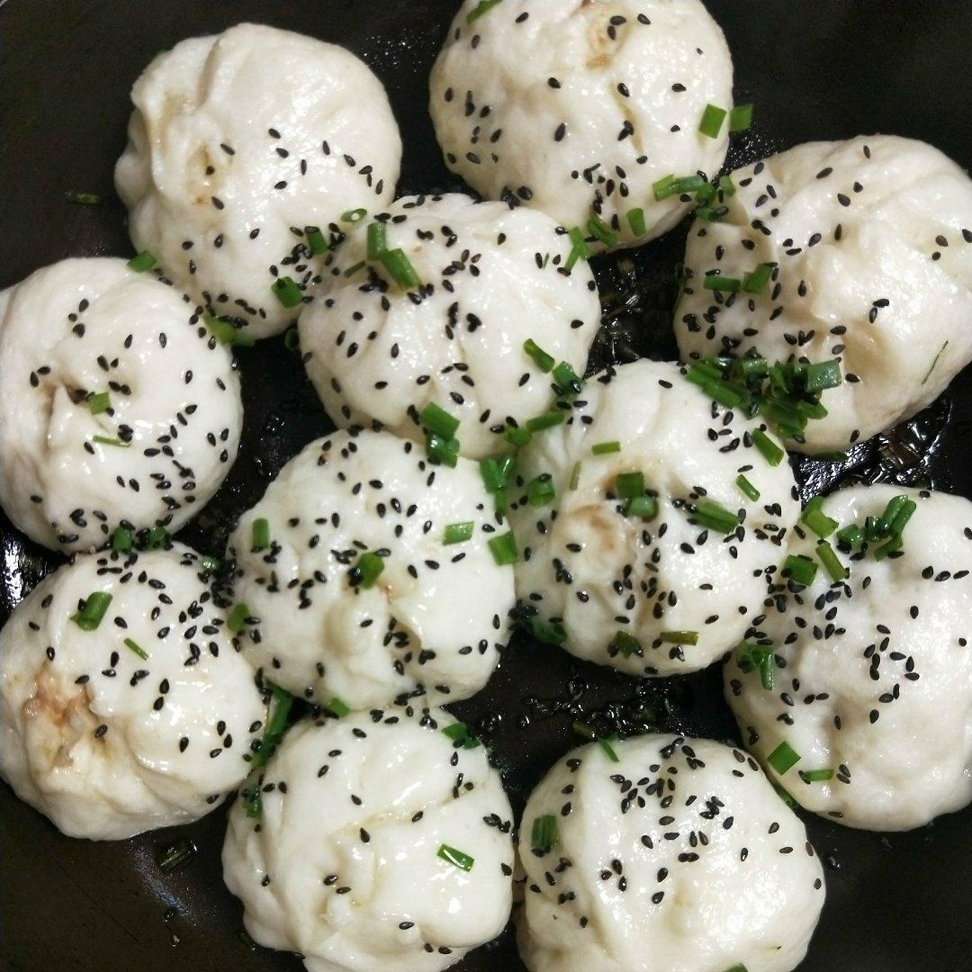 咸蛋黄鲜肉生煎包