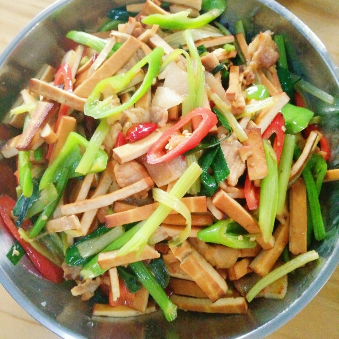 芹菜香干炒肉丝