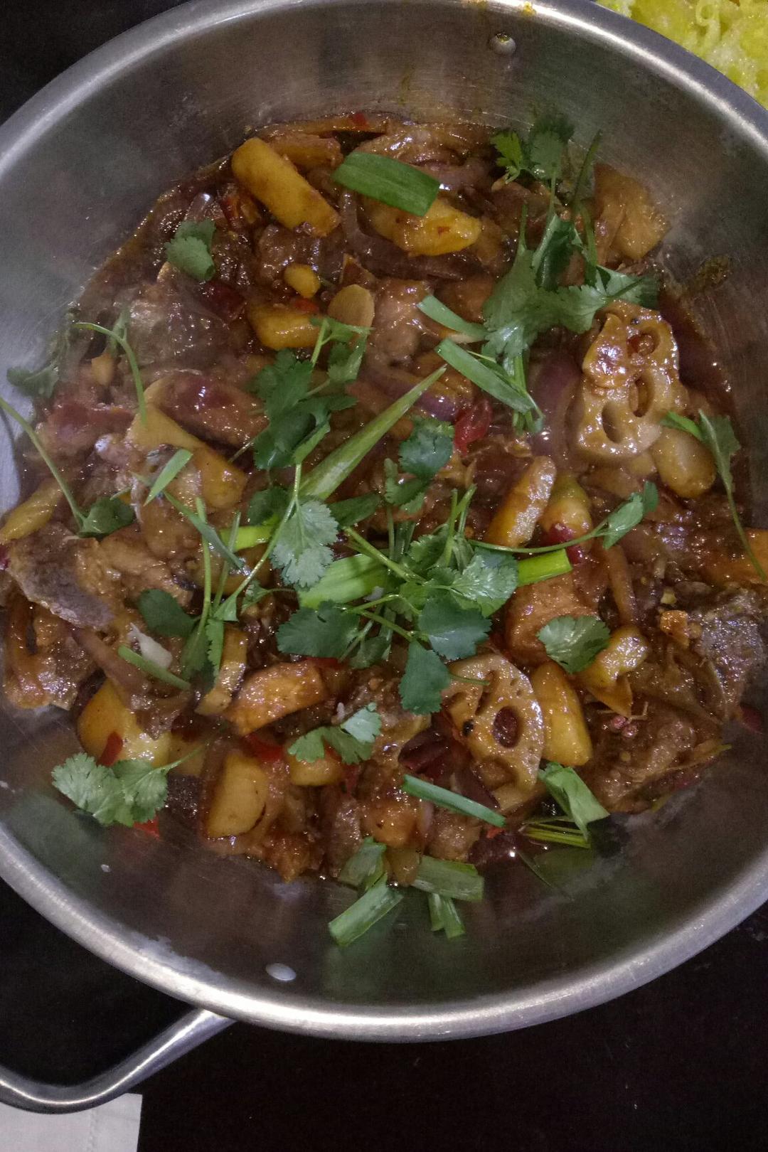 香辣干锅土豆排骨