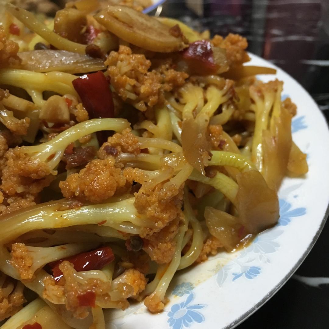很“浪费”米饭的家常菜之一-------干锅菜花