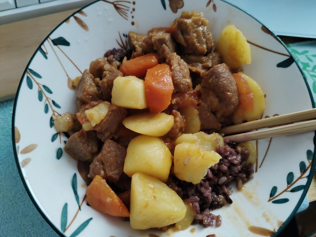 番茄土豆炖牛腩