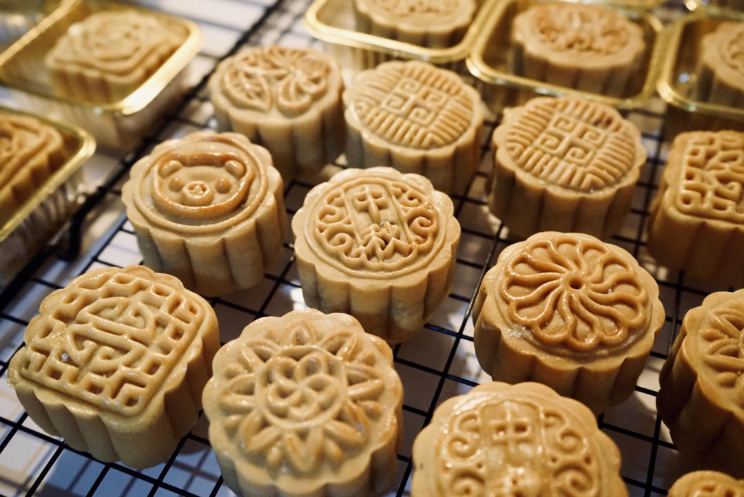 广式莲蓉蛋黄月饼 50克模