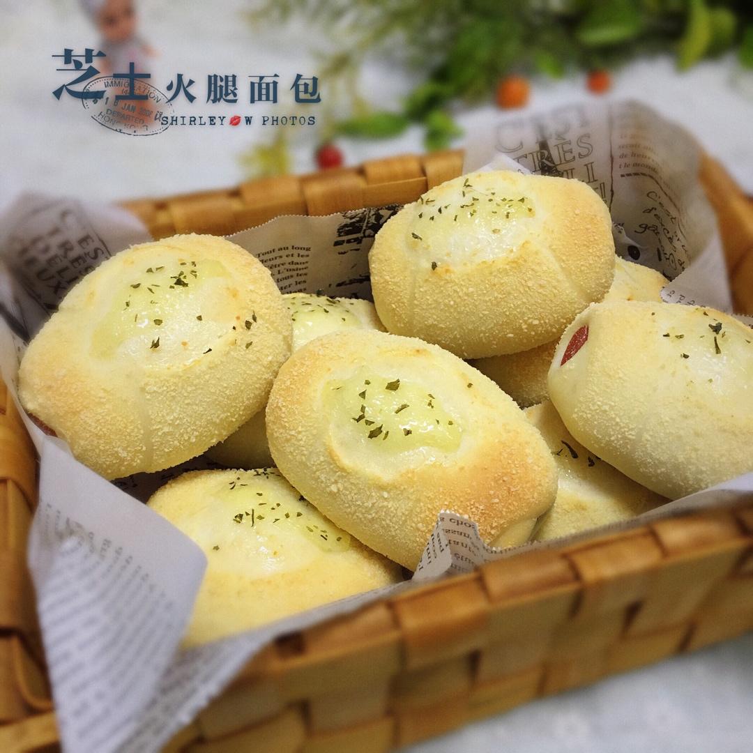 可爱哒小胖砸‼️葱香芝士火腿面包🥯